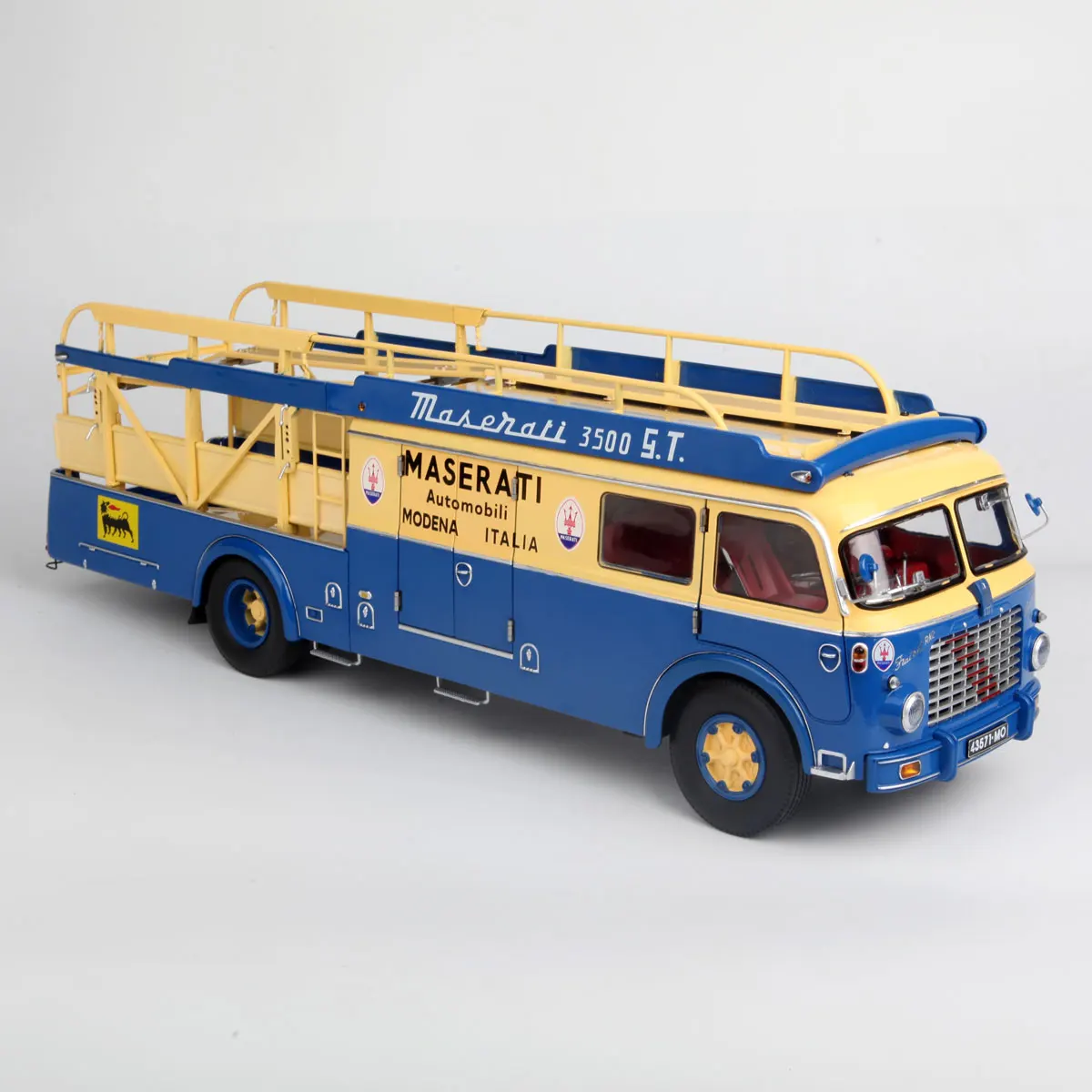 CMR 1:18 مقياس دييكاست سبيكة مازيراتي شاحنة نقل مقطورة لعب السيارات نموذج الكلاسيكية الكبار هدايا تذكارية عرض ثابت