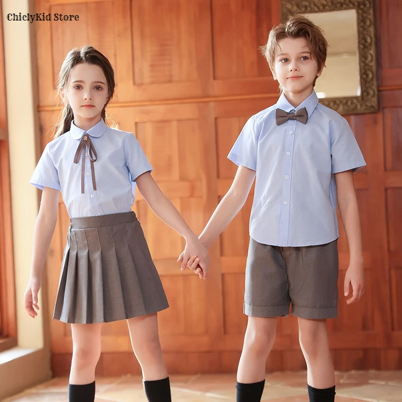 

Однотонная рубашка в британском стиле для мальчиков, шорты, блузка для девочек, плиссированная юбка, детский комплект летней одежды для школьников, детская школьная форма