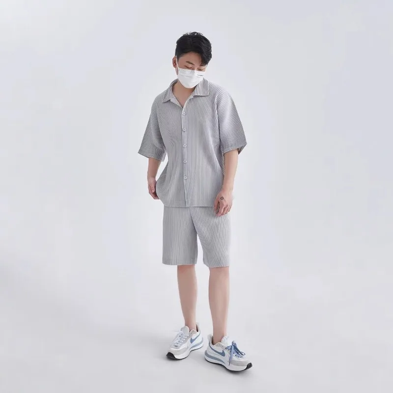 Miyake Pleated Men's Shorts Japanese Original Drape Casual Five Pants Loose Casual Versatile Youth 2025 Summer Men Clothing