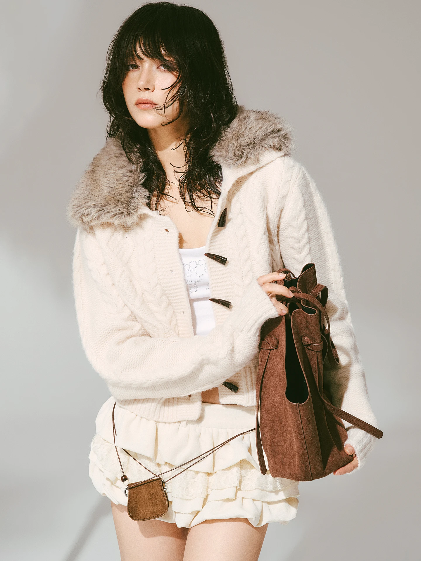 

Women's Knitted Sweater with Twist Bull Horn Buttons Loose Fit Warmth Ne Cover Vintage Sle Long Sve round Ne Coat
