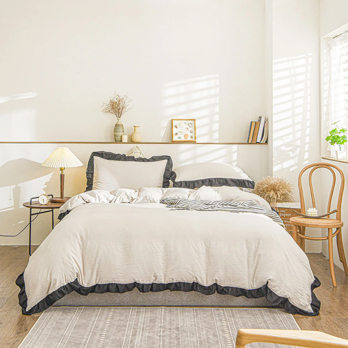 

Soft Microfiber Bedding Set Black Ruffled Duvet Cover Set Solid Beige Quilt Cover Set with Pillowcase Boho Farmhouse Bedding Set