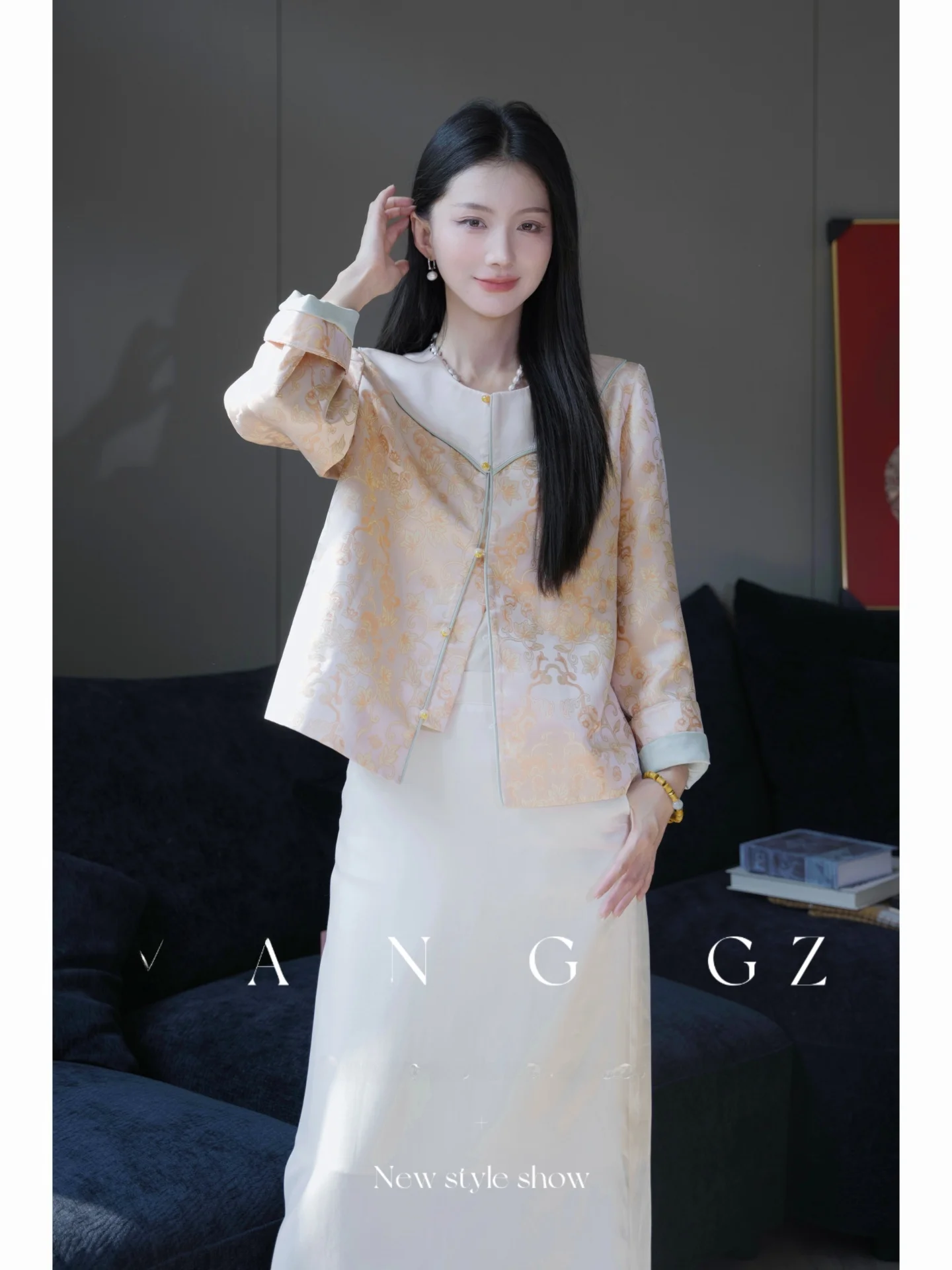 

Новый женский кардиган в китайском стиле с узором «Тыква-лиана», свободного кроя, с длинными рукавами, круглым вырезом и застежкой на одну пуговицу