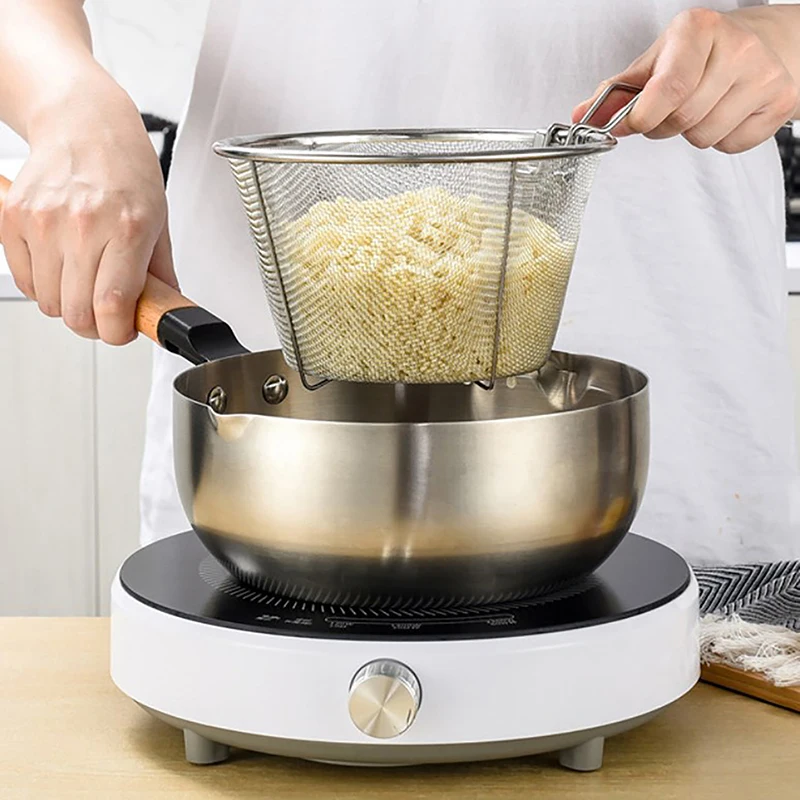 Circular frying pan with wire mesh and handle, French fries filter basket, stainless steel deep fryer basket, kitchen