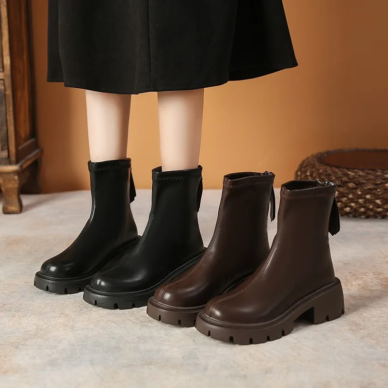 

Женские ботинки, осенние пуанты, зимняя обувь, женские ботинки, роскошные дизайнерские резиновые остроконечные ботинки, средние 2021, женская мода в стиле рок