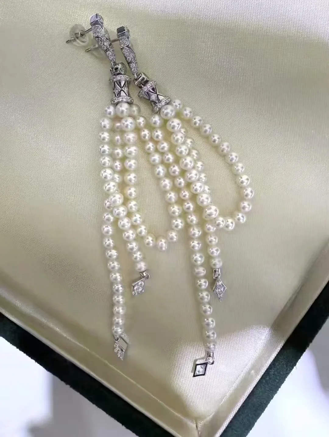 

A Pair Exotic Trendy Dainty Handmade Natural Akoya Real White 3-4mm Pearl Stud Dangle/Drop Earrings Suitable For Any Occasion