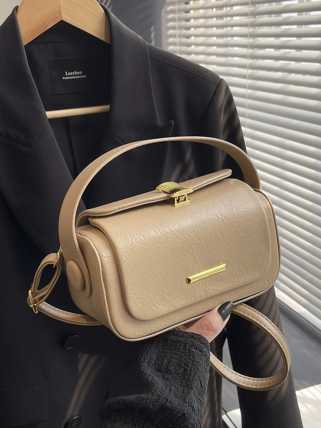 

Ретро-сумка-бокс 2026: Новая простая женская сумка через плечо, маленькая квадратная сумка-мессенджер