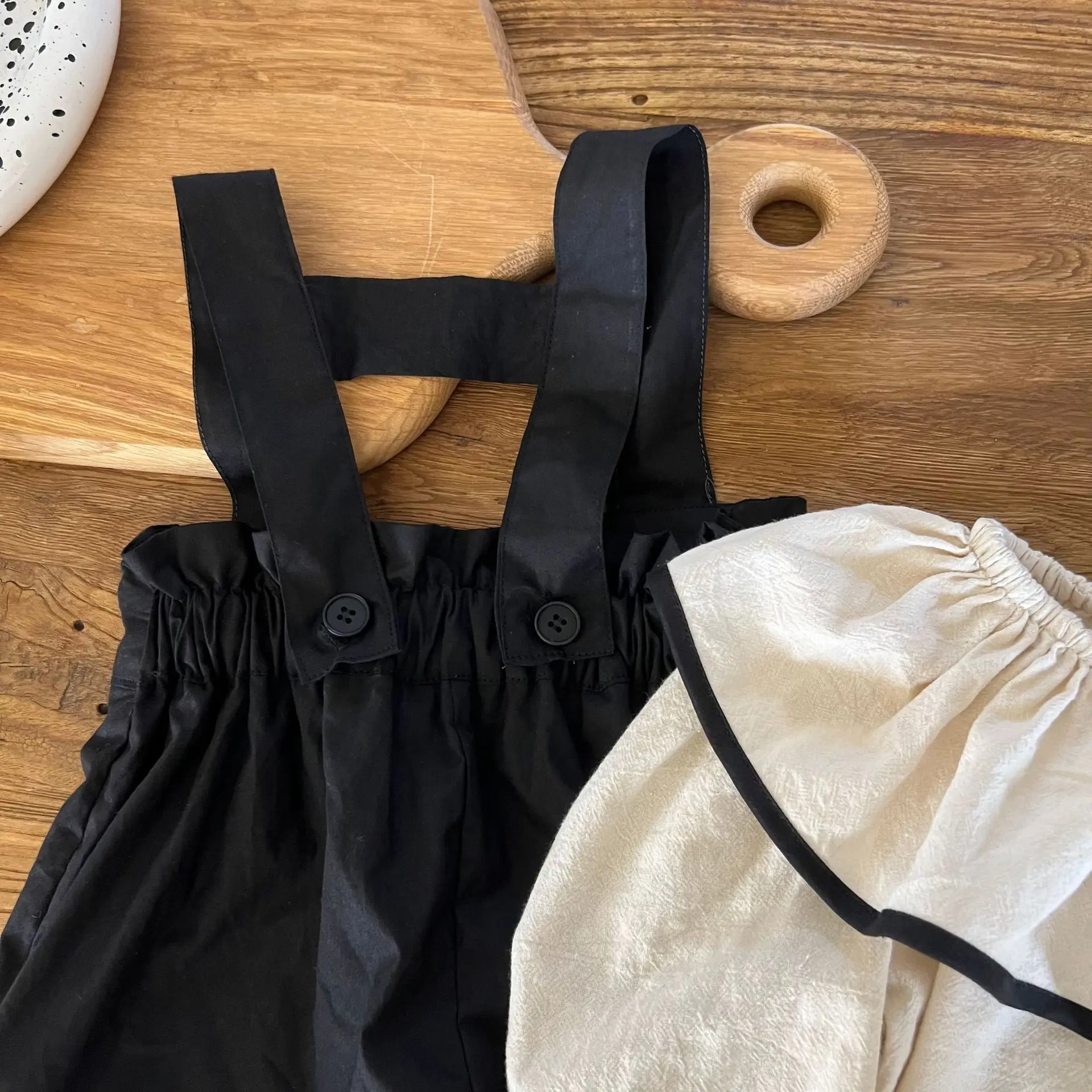 Two Pieces Spring Autumn Baby Girls Clothes White Puff Sleeves Black Border Shirts Blouses Black Sleeveless Kids Overalls Pants