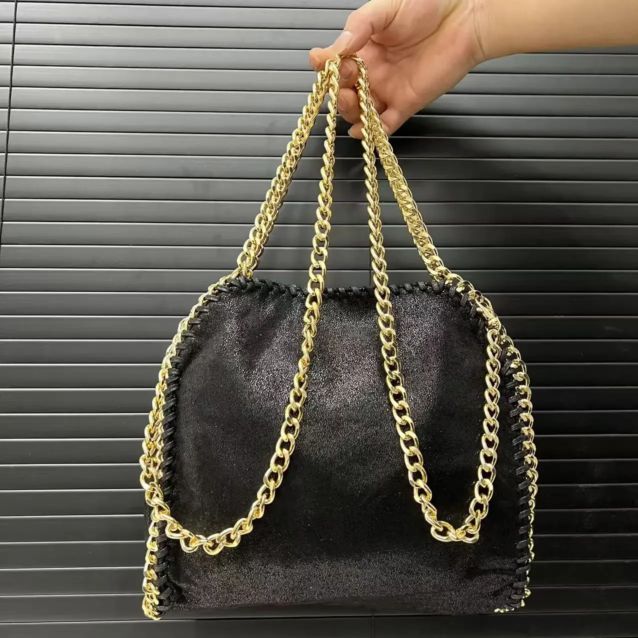 bolso-de-hombro-de-agua-de-cuero-suave-retro-de-moda-para-mujer-con-diseno-elegante-bolso-de-cadena-de-lujo-ligero