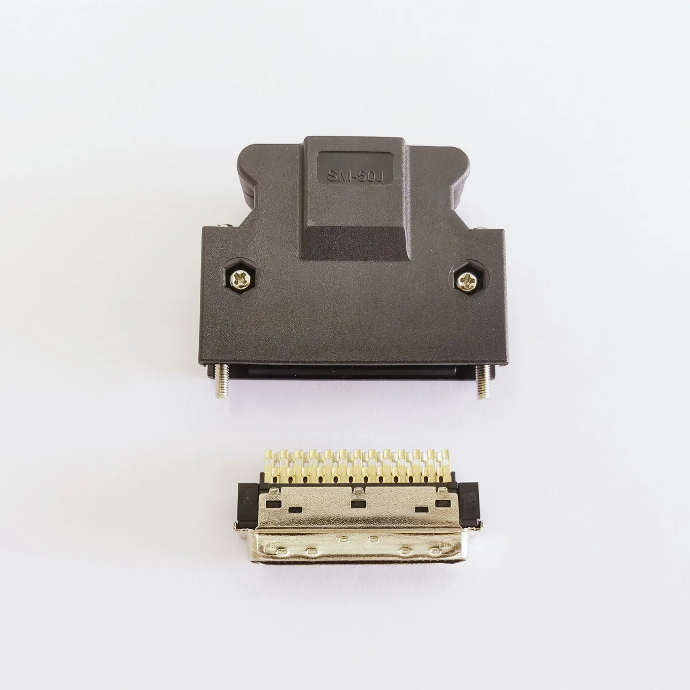 Original New 100% SM-50J MR-J3CN1 50-core connector SCSI-50P