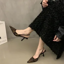 Zapatos de tacón alto con estampado de leopardo para mujer, puntiagudos, Sexy, primavera y verano, 2024