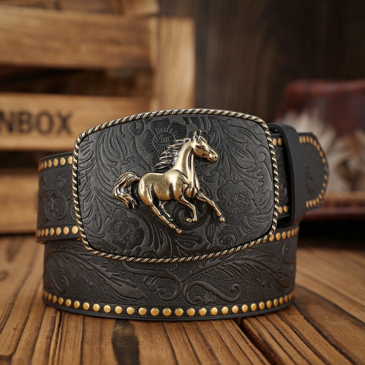 Ein PU-Gürtel im Western-Stil, geeignet für Männer und Frauen, im Bohemian-Stil und Retro-Look, perfekt für alltägliche Freizeitausflüge. – Detail 3