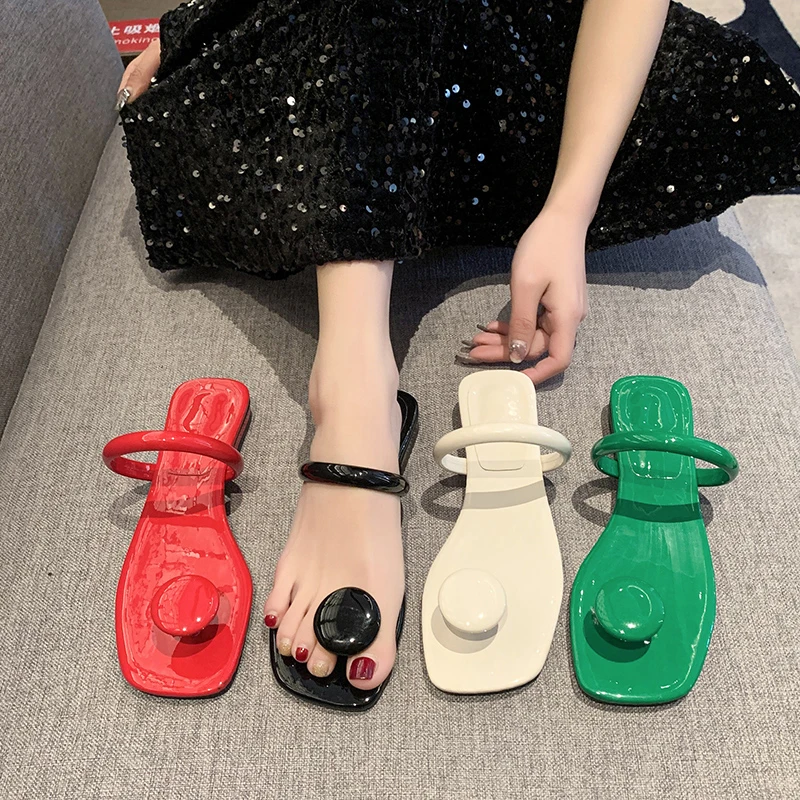 2024 Fashion Sandals Designer\'s  Women\'s Slippers Summer Sandals T-shaped Pinch Toe Low Heel Slippers Solid Color Women\'s Shoes