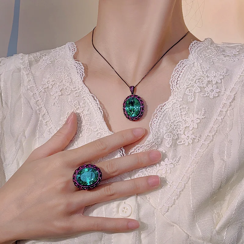 

Charms Vintage Oval Emerald Green Gemstone Jewelry Adjustable Ring Red Crystals for Women Fashion Party Wedding Anniversary Gift