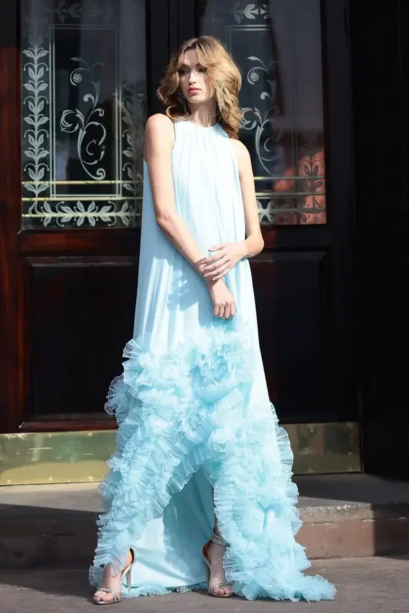 Trend ige hellblaue Chiffon-Abschluss ballkleider Frühling gekräuselter Tüll hoch niedrig formelles Kleid übergroße فساتين مناسبة رسمية