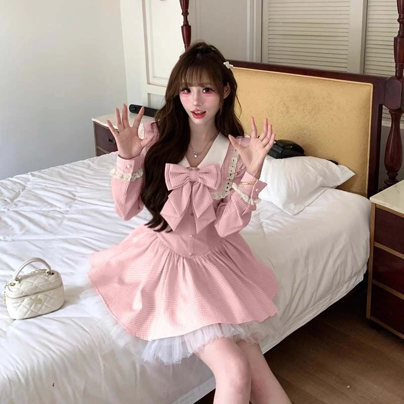 فرنسا الحلو فستان بكم طويل الوردي بلون مقوس دانتيل عالية الخصر المرقعة القوس الخامس الرقبة سليم Y2k المرأة عادية خريف 2025 #6