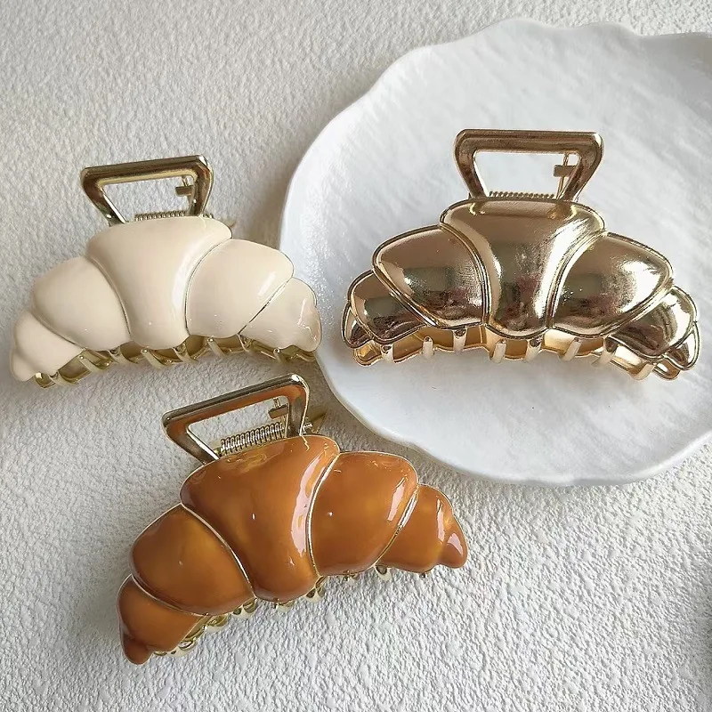 

DS Creative Food Series Croissant Hair Claw 8CM Alloy Claw Clips Delicious Bread Hair Clips for Women Girls Hair Accessories