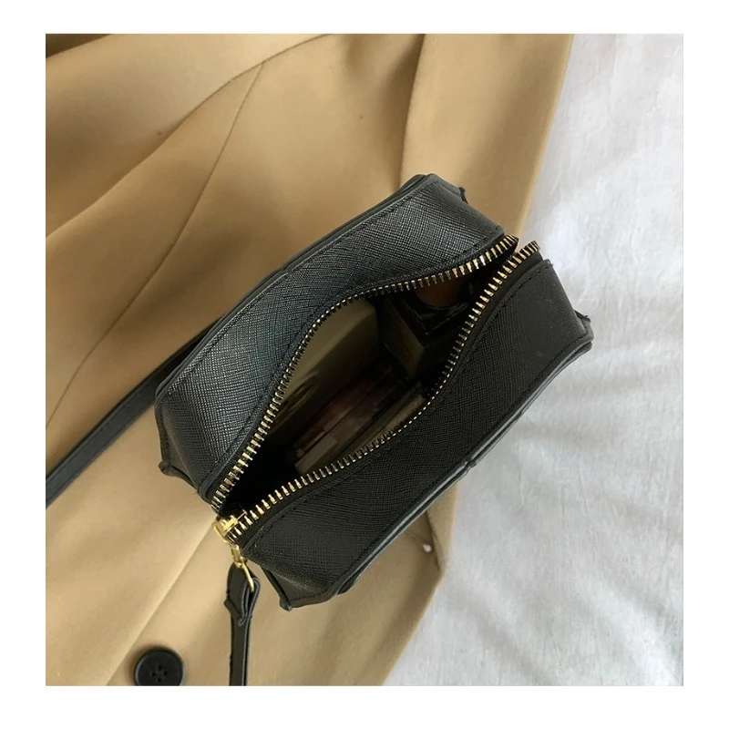 New Women's Bag with Printed Graffiti Print Vertical Small Square Bag Dark Gothic Trend Cool Crossbody Phone Bag