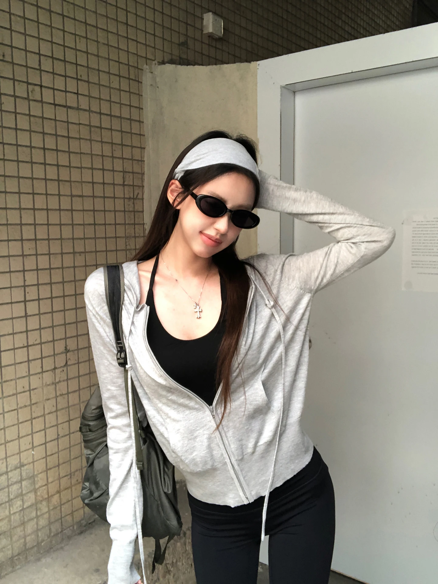 

Вязаный кардиган женский, весенняя новинка, уникальный красивый свитер-жакет с капюшоном, прямой крой, длинный рукав, на молнии