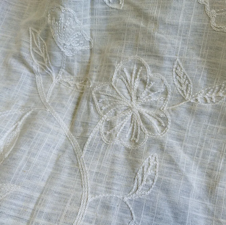 

New elegant 3D floral embroidery linen fabric for DIY clothes, dresses, shirts, and skirts, sewing materials
