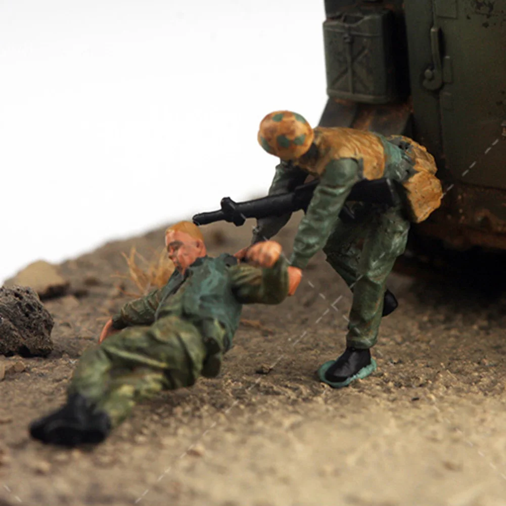 

Painted Miniatures 1/72 Vietnam War US Rescue Corps 2-person Team Group War Scene Figure Doll Model For Car Toys