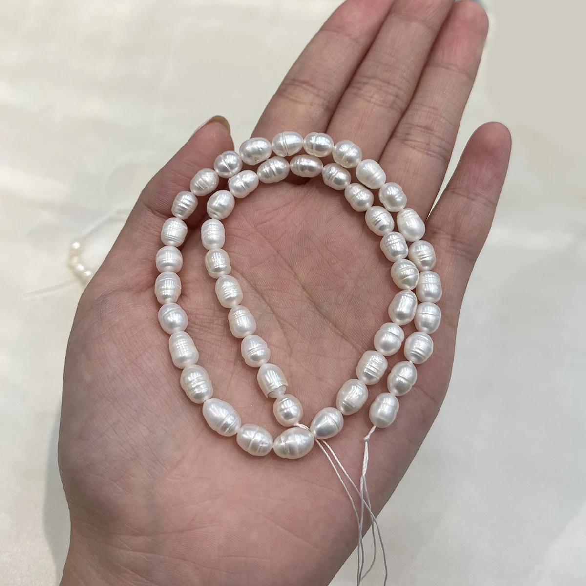 DIY Perlmuttperlen, natürliche Süßwasser-Reisperlen für die Schmuckherstellung, DIY Halsketten, Armbänder, Ketten, Ohrringe, Accessoires – Detail 2