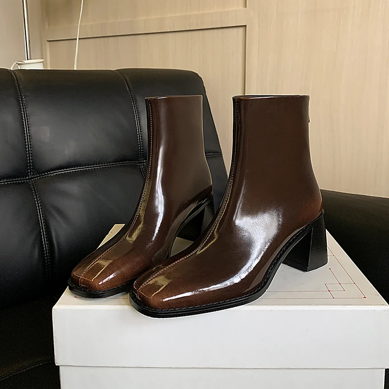 Botas de couro genuíno para mulheres, toe quadrado preto, saltos volumosos, curtos, casuais, senhoras, outono, inverno, novo, moda