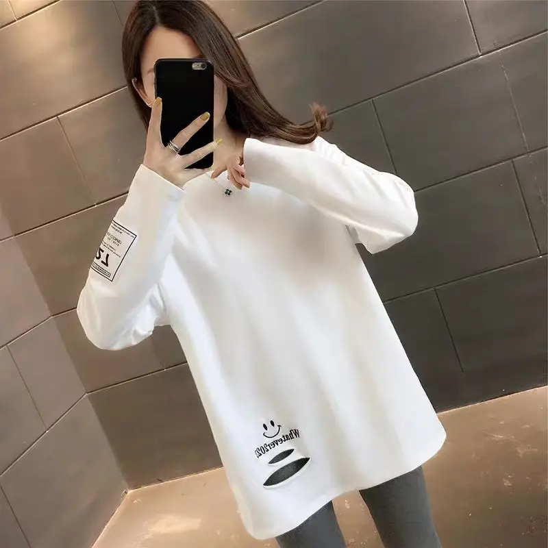 Moda o-collo ricamo lettera foro t-Shirt abbigliamento femminile 2023 primavera autunno nuovi pullover Casual allentati t-Shirt coreana