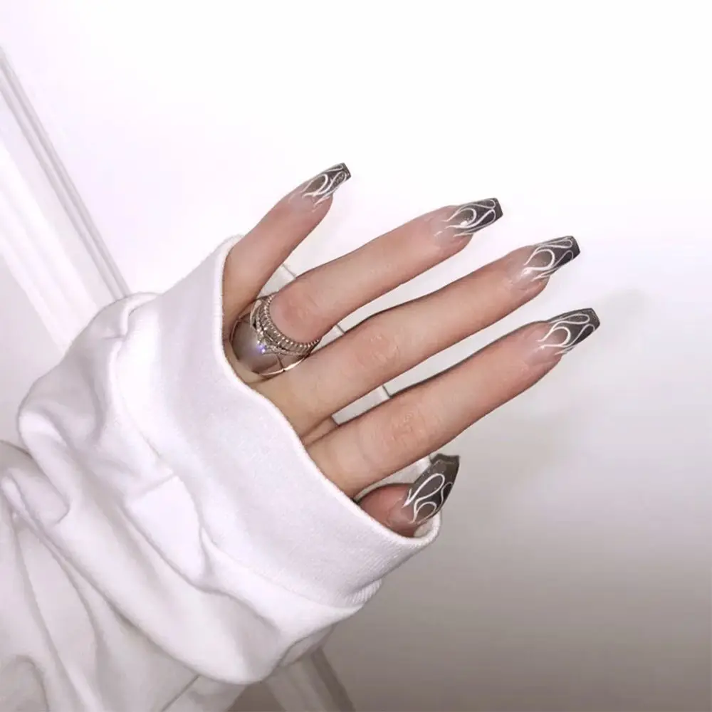 24 ピース/箱ファッションマニキュアツールフルカバーネイルのヒントウェアラブル炎バレリーナ付け爪偽爪