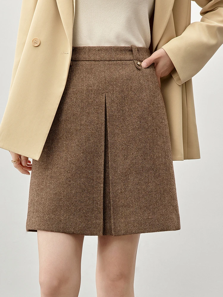 

SENTUBILA Maillard Style Wool Mini Skirt Women 2024 Winter Folds Vintage Solid New Office Lady A-line Skirt Clothes 144Q57246