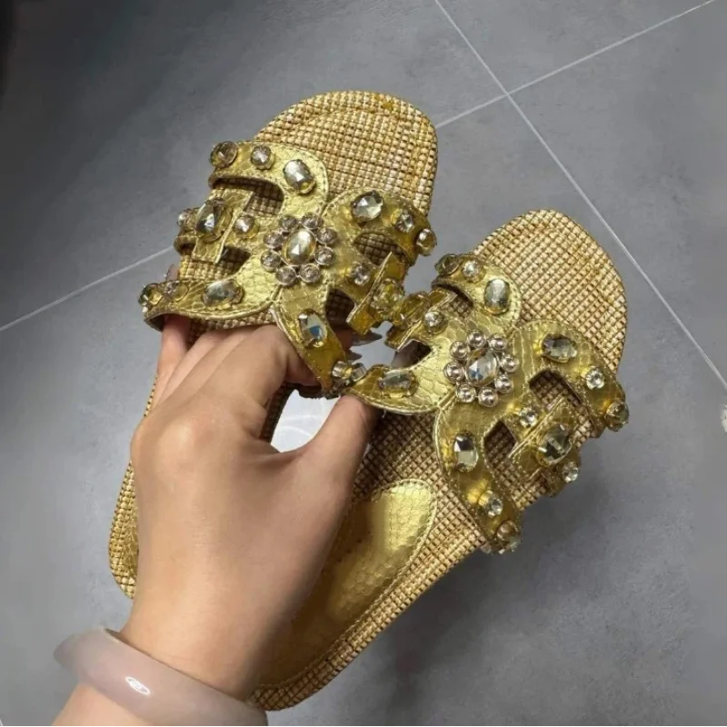 

Luxury Rhinestone Flat Slide Sandals For Women Metal Studded Open Toe Slip Summer Beach Shoes Sparkly Fashion Footwear For Party