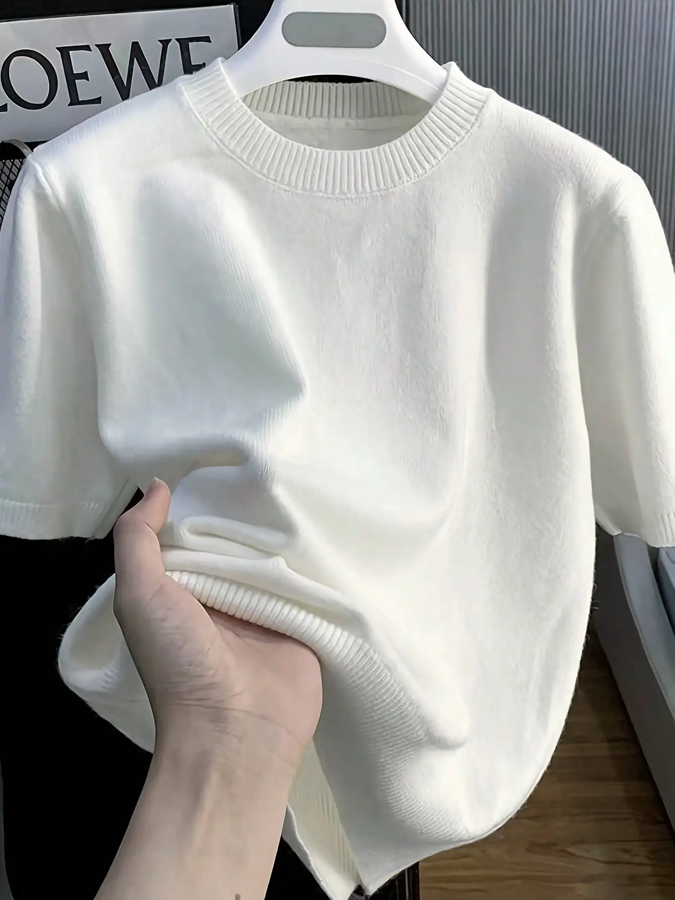 

Мужской однотонный белый трикотажный пуловер с коротким рукавом - повседневный свободный крой