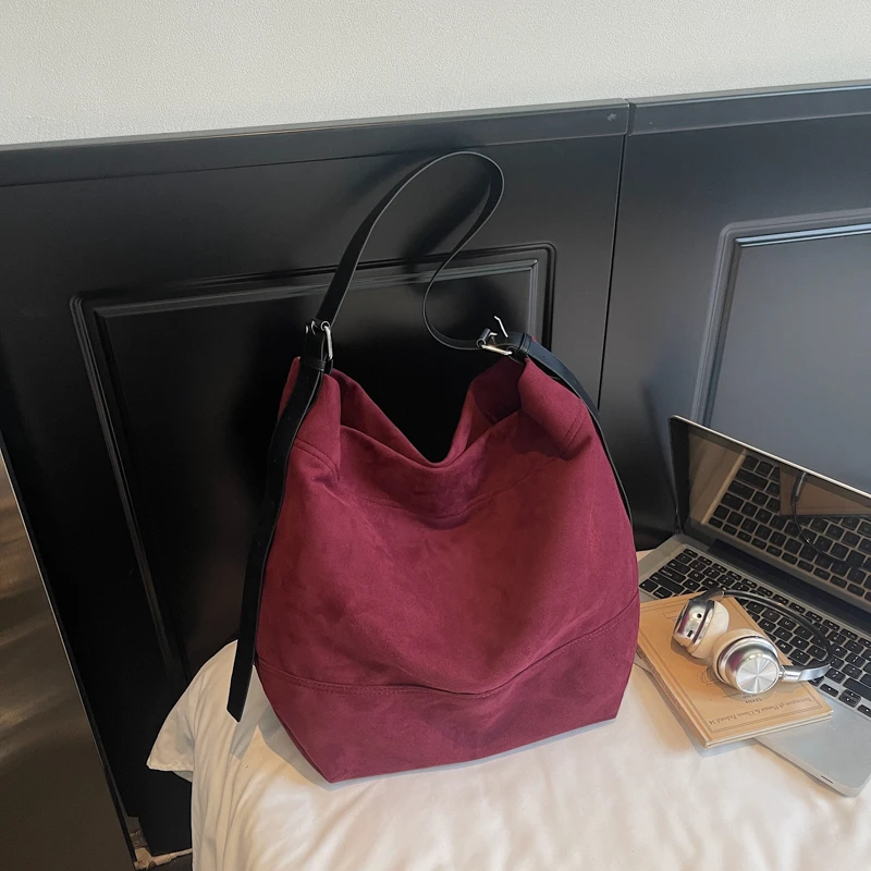 

Осень и зима 2024, новые повседневные сумки-тоут большой вместимости, однотонные, высококачественные, роскошные сумки на плечо и через плечо для женщин