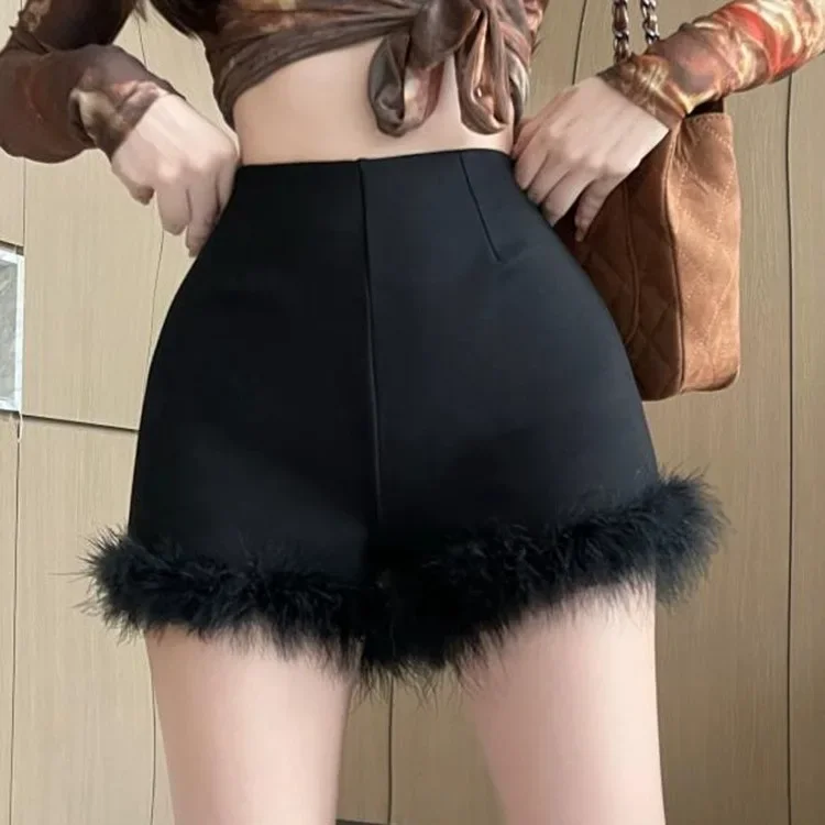 Women's Autumn/winter 2023 New High-waisted Slimming Shorts Black Fleece Outerwear Fashionable A- line Hip Enhancing Hot Pants