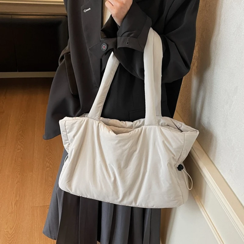 

New Winter Women Simple Shoulder Bag Large Capacity Commuting Tote Bag Fashion Comfortable and Versatile Texture Storage Bags