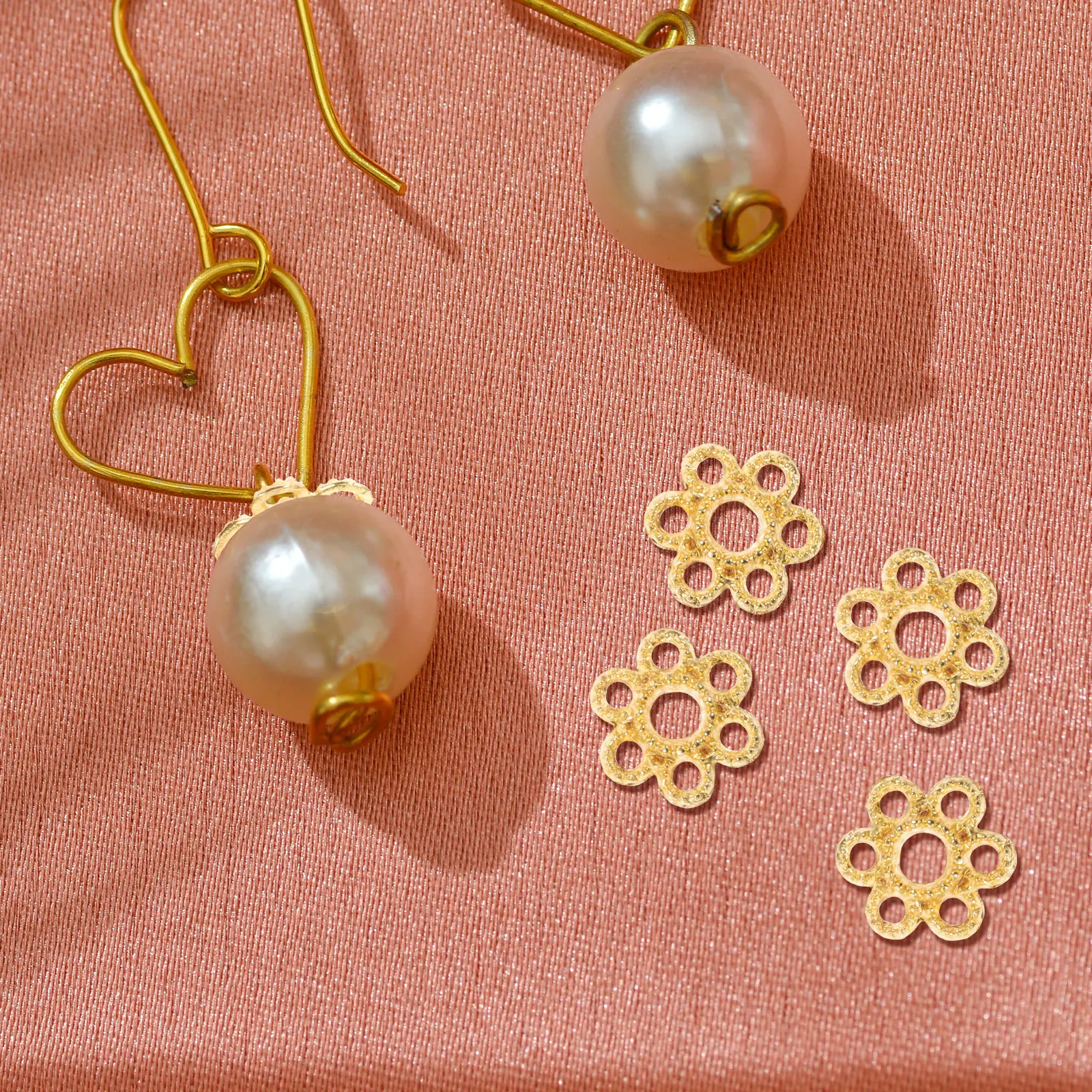 

200Pcs Golden Jewelry Bead Caps Smooth Flower Design Bead Findings for DIY Necklace Bracelet Decoration Craft Kits