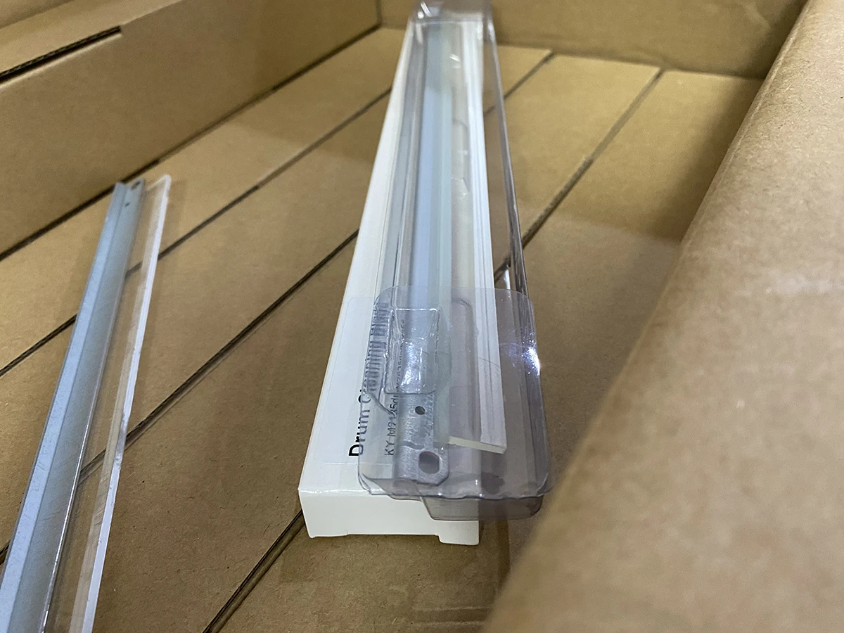 

Лезвие для чистки барабана DK-1150 DK1150 для Kyocera Mita ECOSYS P2040 P2235 P2335 M2040 M2135 M2235 M2540 M2635 M2640 M2735 M2835