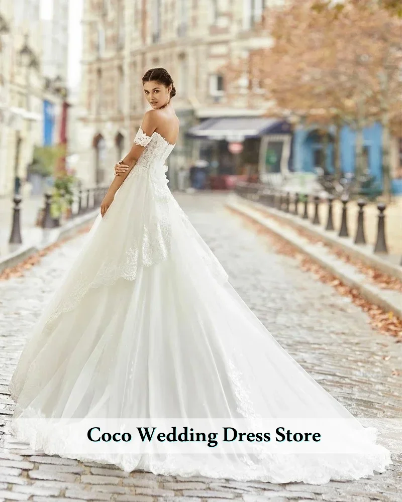 Robe de mariée de luxe en dentelle, épaules dénudées, personnalisée, robe de bal de princesse froncée, élégante, style Boho, pour femmes