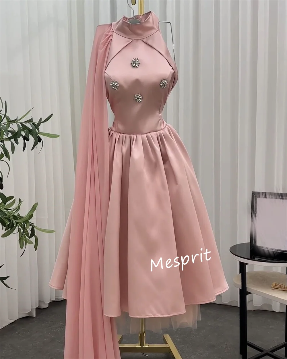 Customized Charmeuse Rhinestone Halter A-line Short Dresses Bespoke Occasion Dresses Homecoming Party Gown Elegant High Quality