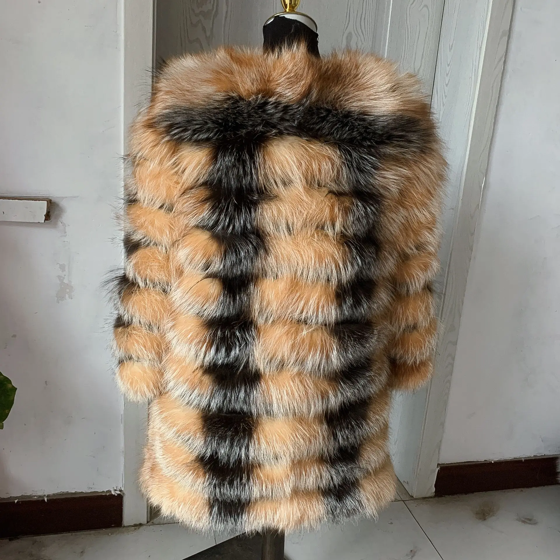 Women\'s winter warm real fur long coat noble quality golden fox coat natural real fox fur long luxury leather jacket