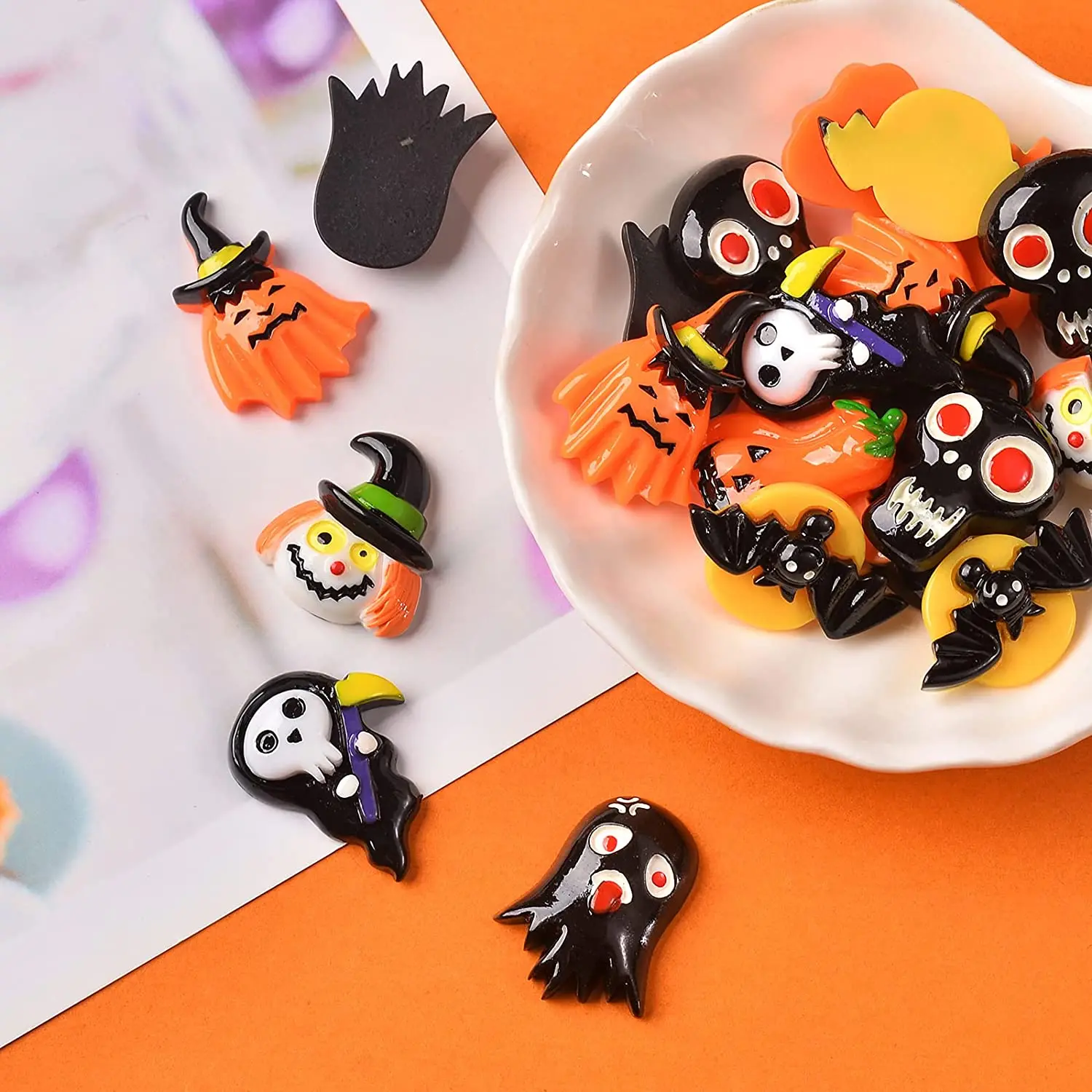 Pandahall 35pcs/Box Halloween Theme  Resin Cabochons Bat Pumpkin Witch Ghost Skull Slime Charms Beads for Jewelry Making  Clip