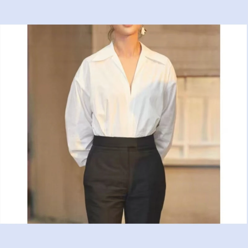 

High count and high-density bat sleeves, V-neck silhouette, loose lantern sleeves, cotton white women's shirt