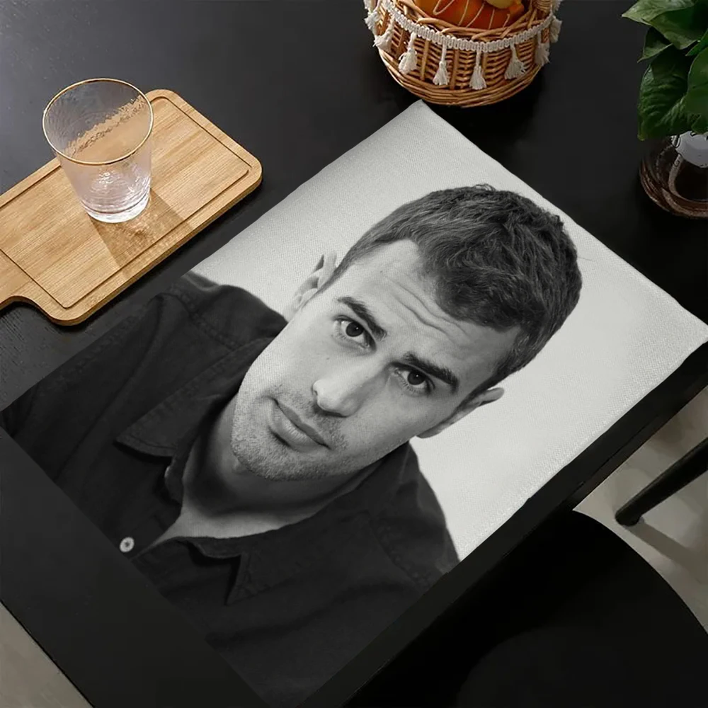 

1PC Theo James Placemats Xmas Place Mats Washable Linen Placemat for Kitchen Dining Table Home Party Decor