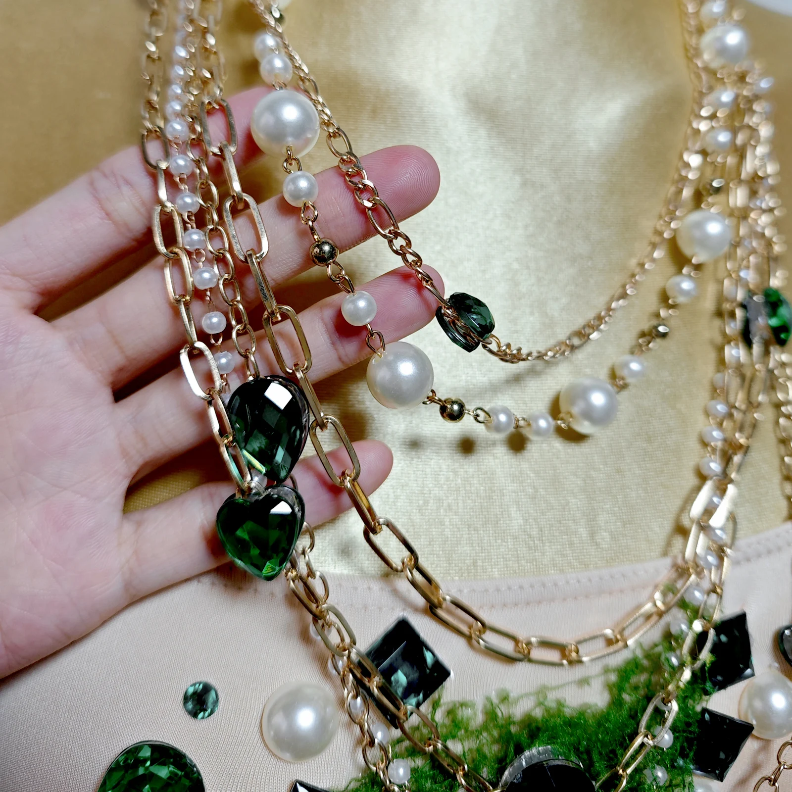 فستان نسائي مثير ومبتكر لؤلؤي أنيق لحفلات أعياد الميلاد فستان موس فستان الرقص لمرحلة الأداء والاحتفال