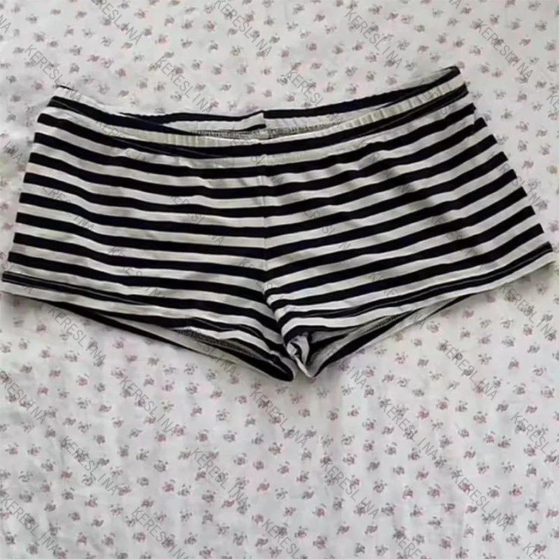 

Summer striped women's shorts fashion Y2K punk streetwear fashion Harajuku versatile new hip-hop rock slim women's shorts E-Girl