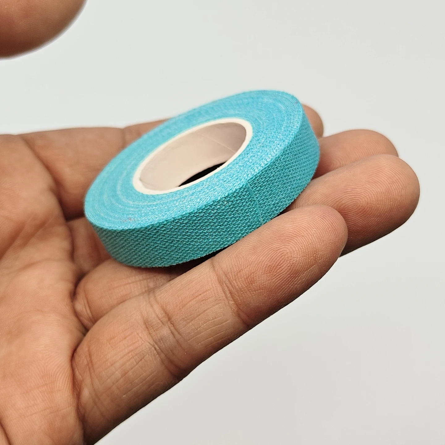 Хлопковая-лента-для-защиты-кожи-удобная-для-использования-для-ручек-скакалки-противоскользящая-впитывающая-пот-для-защиты-пальцев-при-скалолазании-1-см-5-метров
