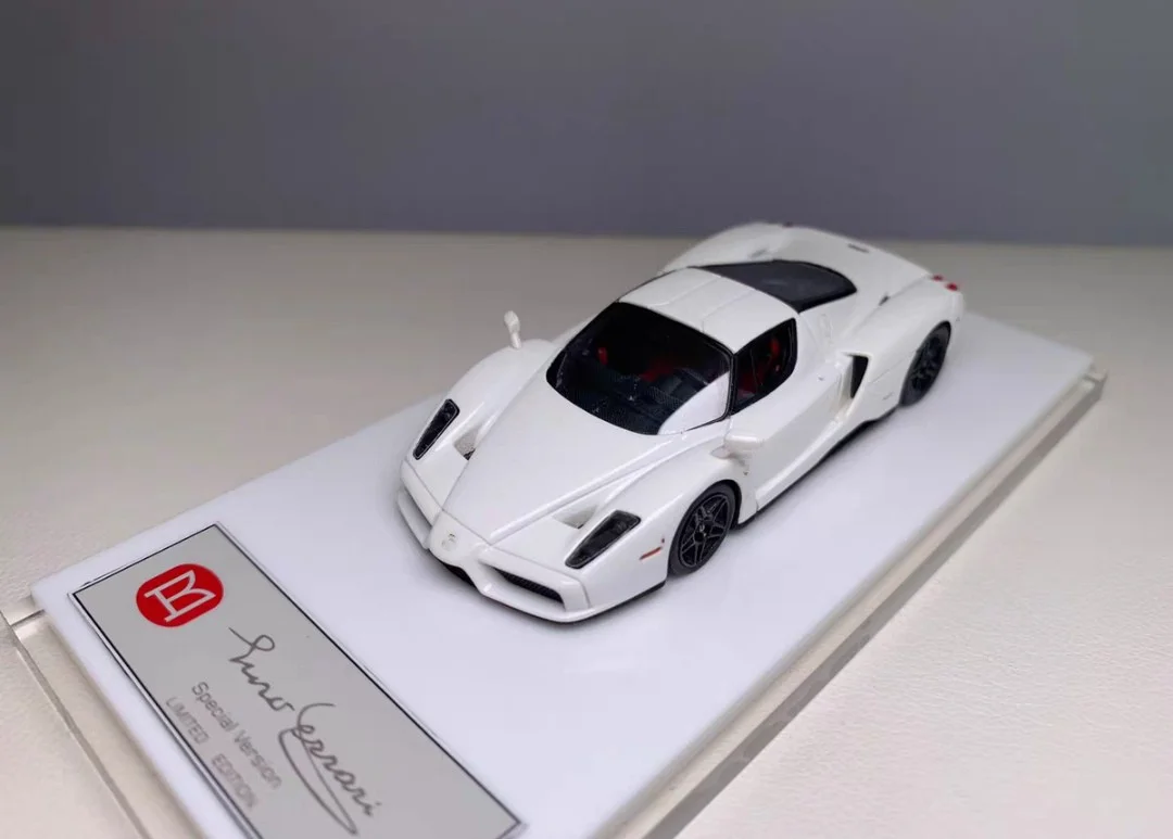 DMH 1:64 Enzo White limited 30 special edition resin simulation car model children's toy gifts worldwide