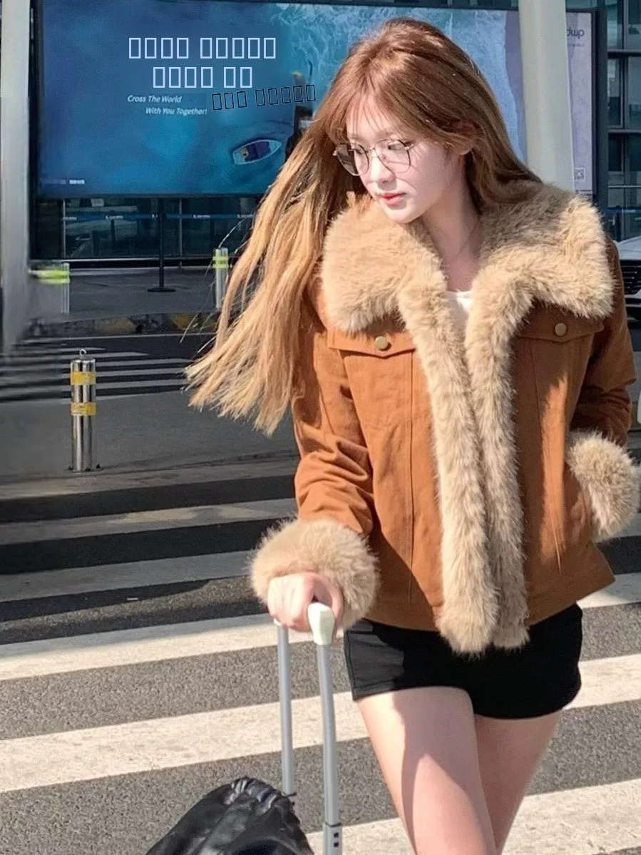 

Зимняя женская утепленная модная меховая куртка из полиэфирного волокна, прочная, универсальная, стильная зимняя верхняя одежда, коллекция Зима 2025