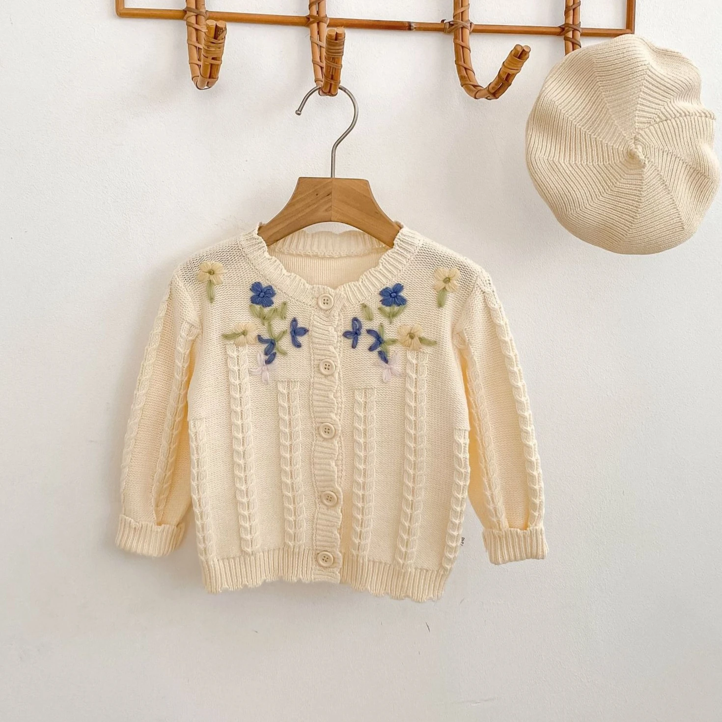 Girls Sweater 2026 Spring and Autumn New Childrens Clothing Korean Girl Baby Embroidery Broken Flowers Vertical Twist Knit Coat