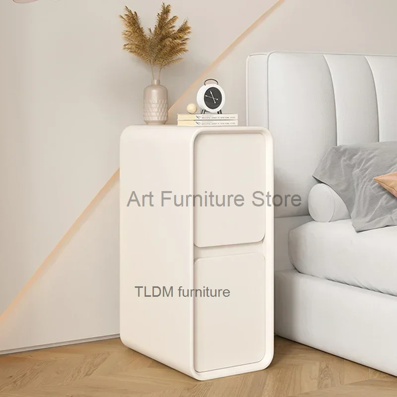 모던 우드 침대 옆 테이블 이미지