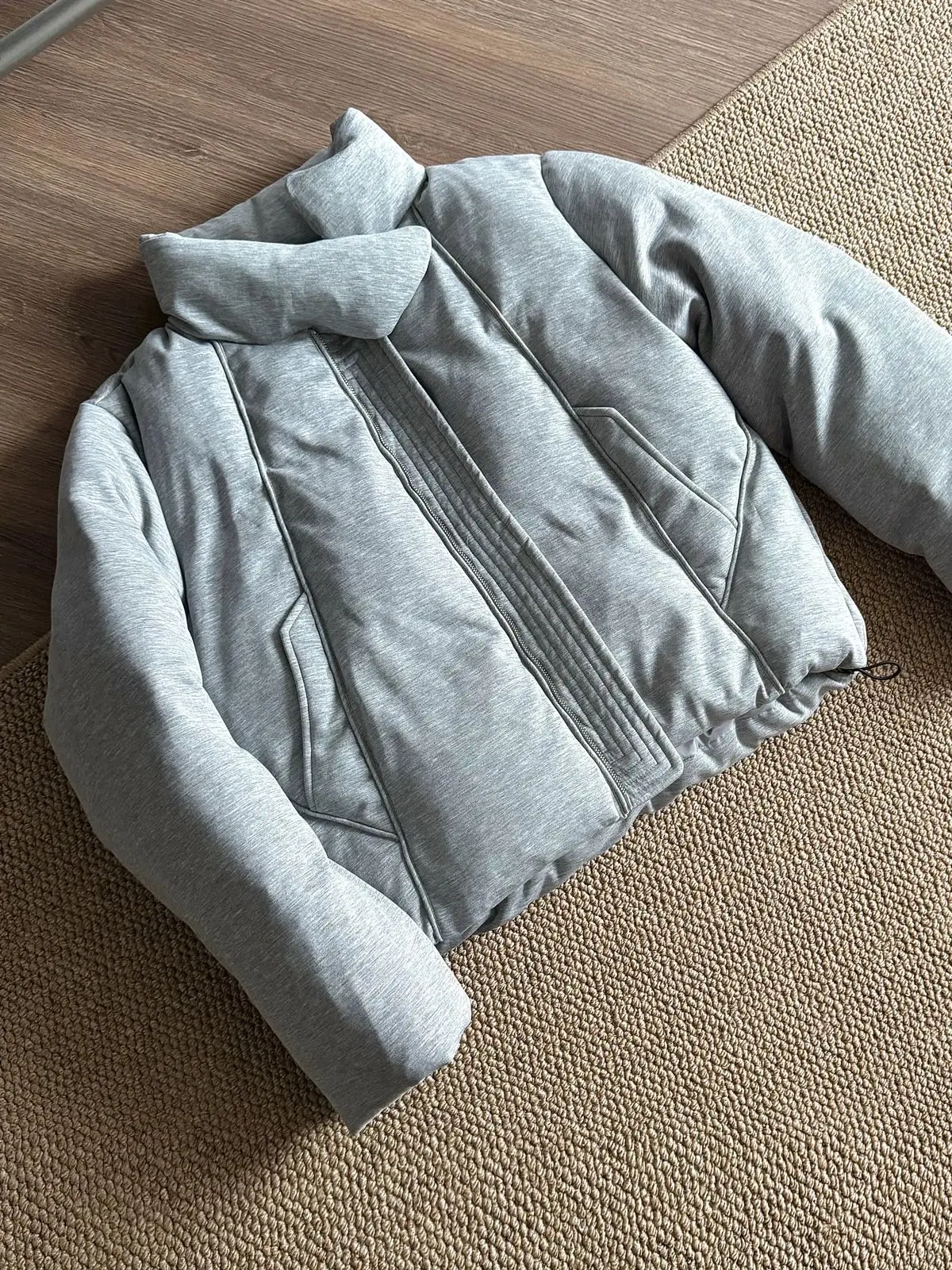 Men Unique Wrap High Collar Zip Up Padded Jacket Cropped Drawstring Hem Loose Light Quilted Coat Minimalist Streetwear Casual